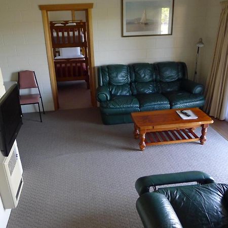 Willaway Motel Apartments Алверстон Экстерьер фото