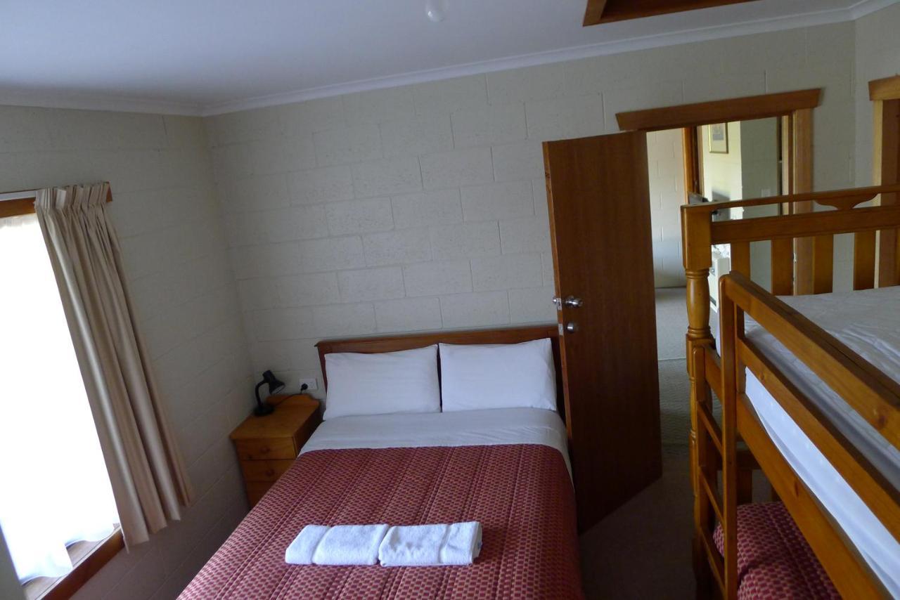 Willaway Motel Apartments Алверстон Экстерьер фото