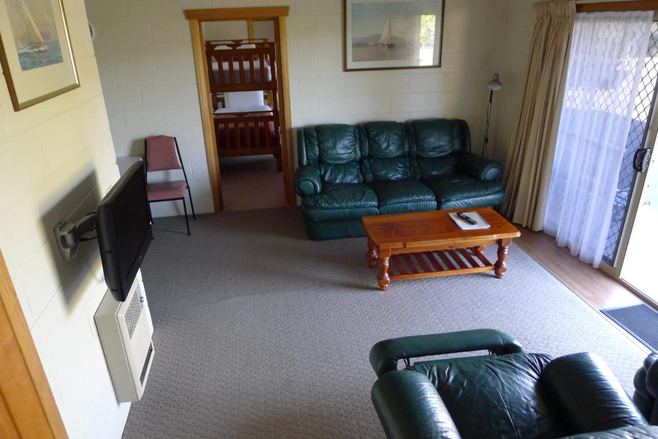 Willaway Motel Apartments Алверстон Экстерьер фото
